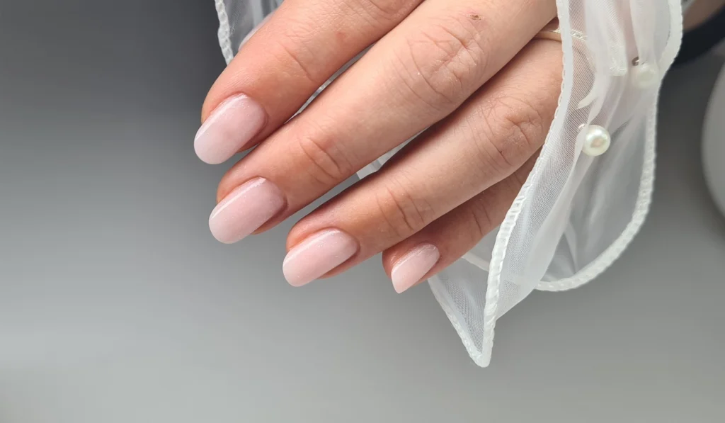 Naildesign white Nude